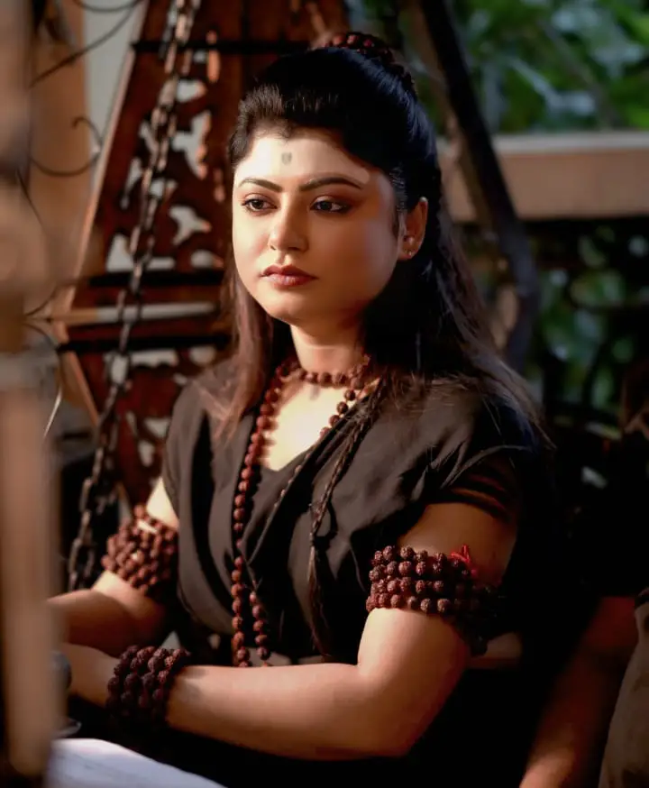 অনিন্দিতা সোম ৩